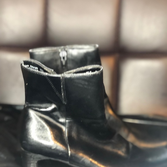 Black heels - Picture 2 of 3